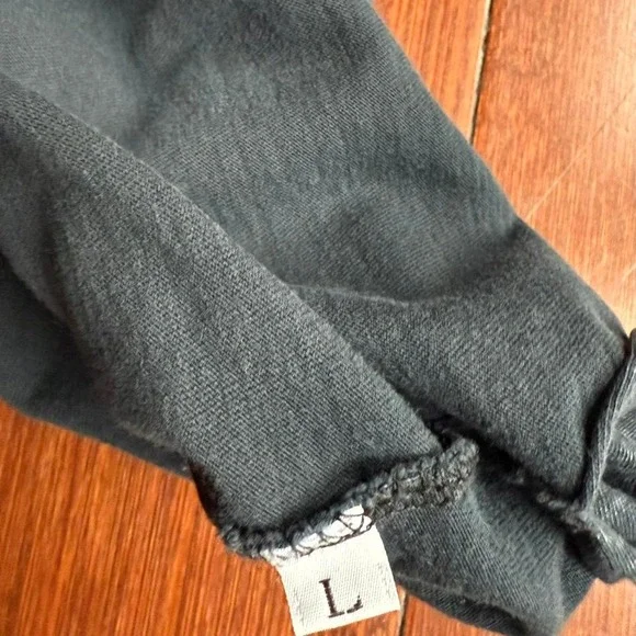 Black‎ and Gold Motorcycle Tank - Picture 6 of 8